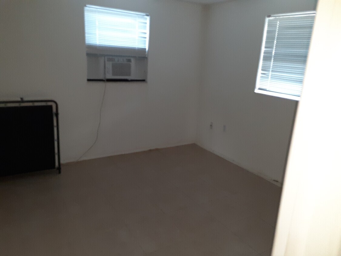 Foto principal - 7034 King Arthur Dr