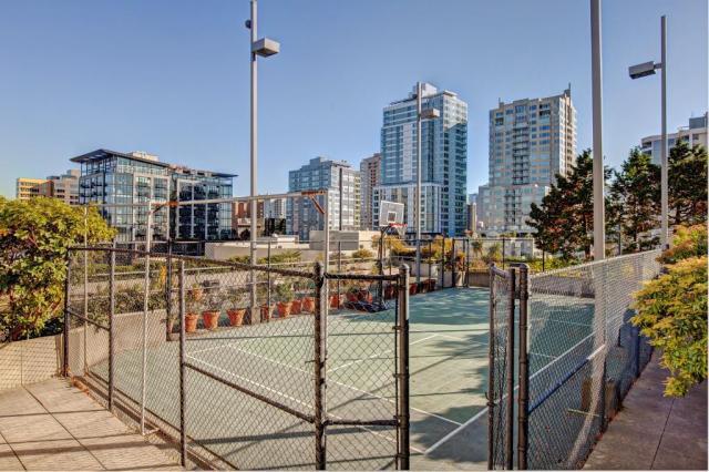 Building Photo - 1 bedroom in Seattle WA 98121