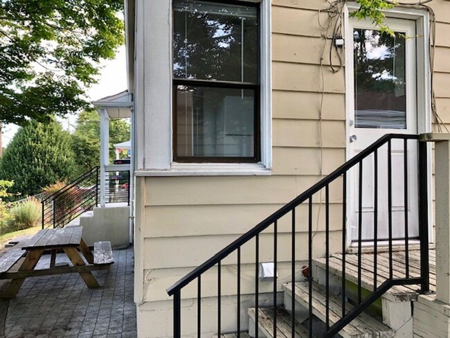 Building Photo - YUNG DUPLEX