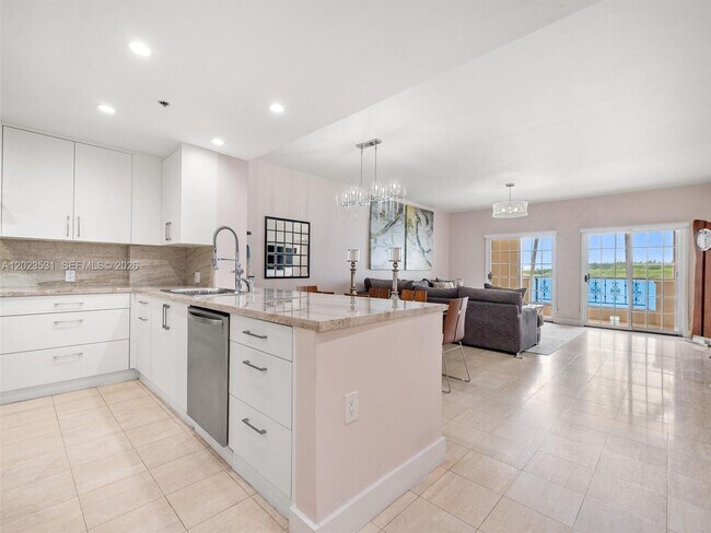 Building Photo - 2425 Fisher Island Dr