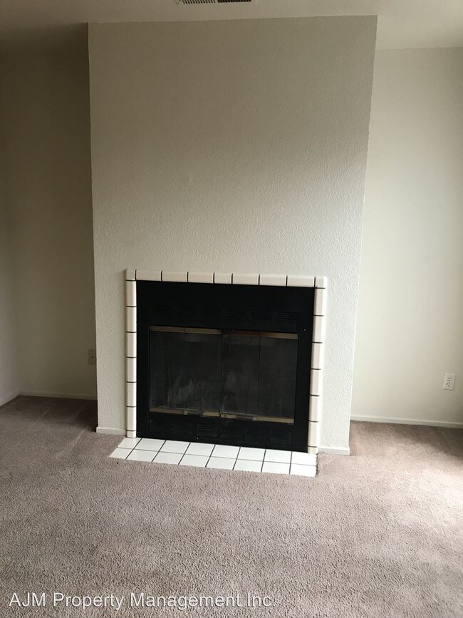 Building Photo - 724 Brighton Ave