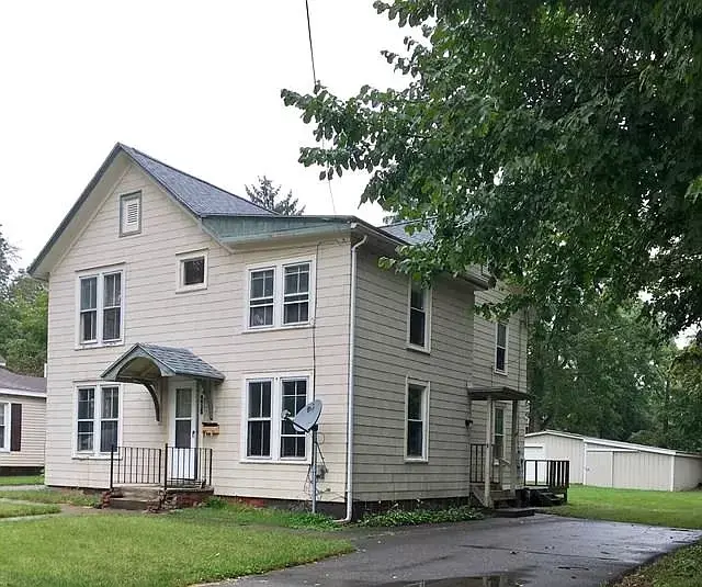 Primary Photo - 127 E Morris St
