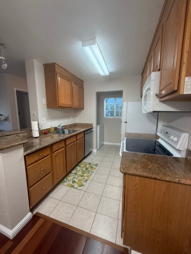 Building Photo - 267 Lighthouse Dr