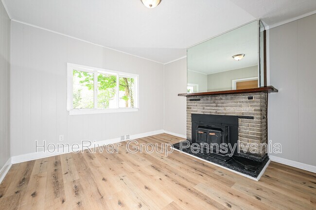 Foto del edificio - 742 McLain St