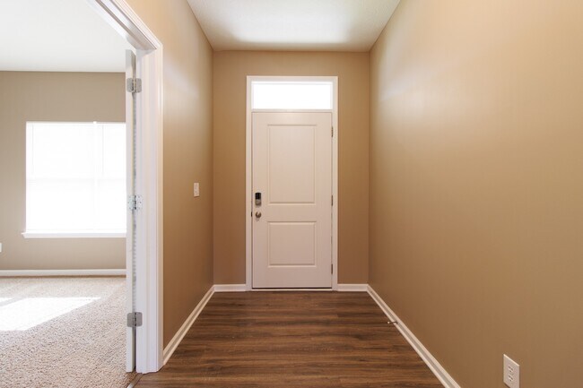 Building Photo - 6610 Aberdeen Dr