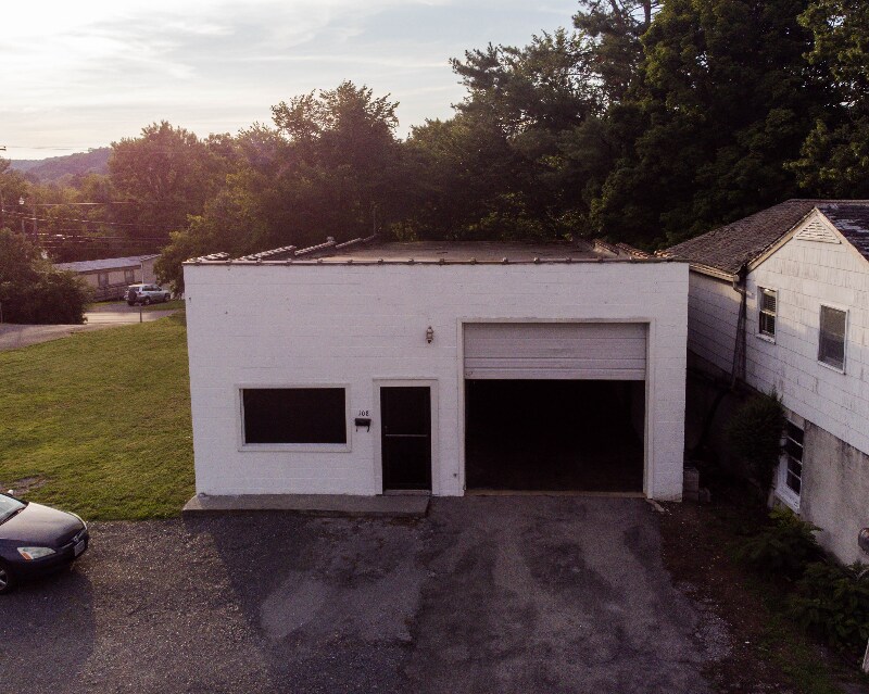 Primary Photo - 108 Bluff City Hwy