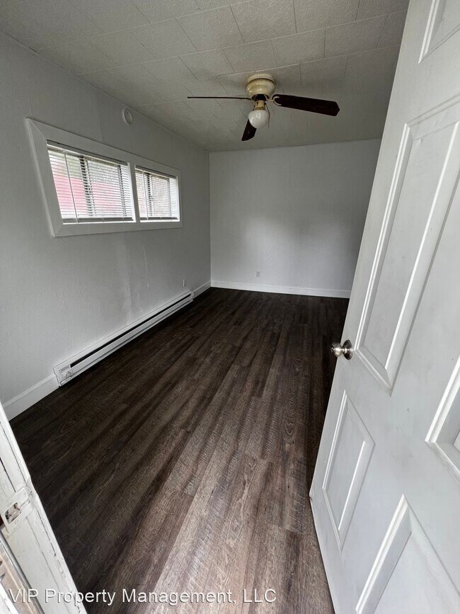 Building Photo - 1 br, 1 bath House - 503 School Street