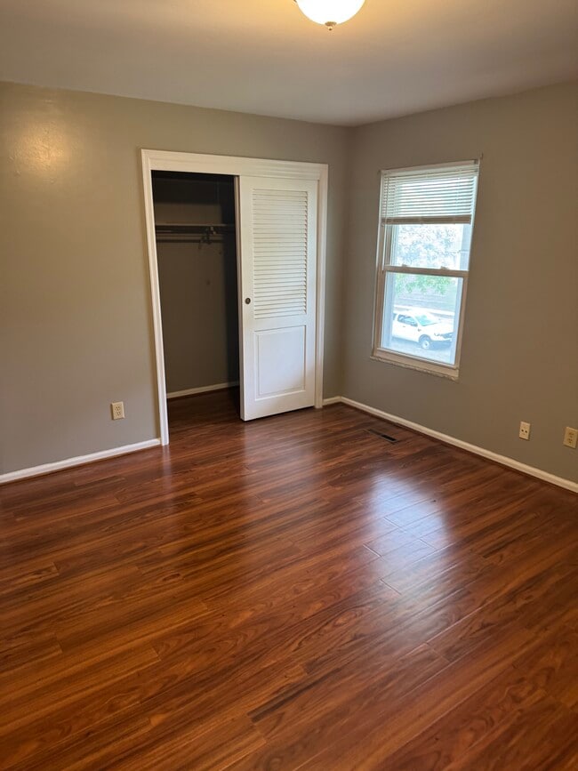Building Photo - 4886 Dierker Rd