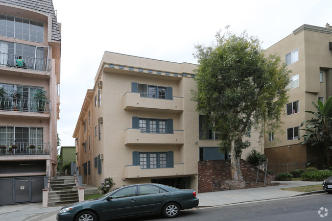 Building Photo - 10964 Wellworth Ave