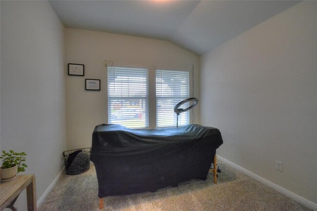 Building Photo - 257 Fossil Dr