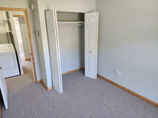 Building Photo - 227 Governors Park Rd