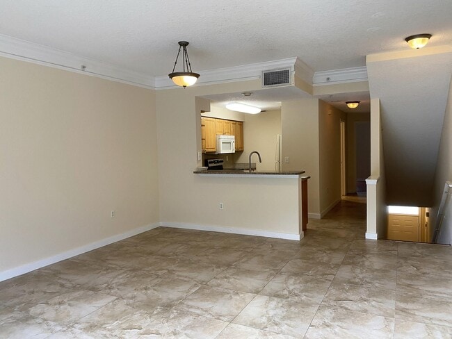 Foto del edificio - 2038 Alta Meadows Ln