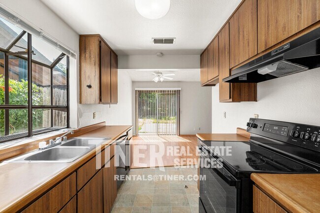 Building Photo - 8121 Rattan Way
