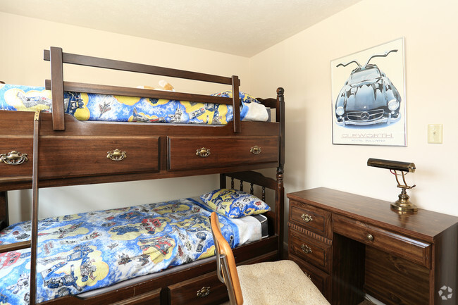 Bedroom - Seneca Broadview