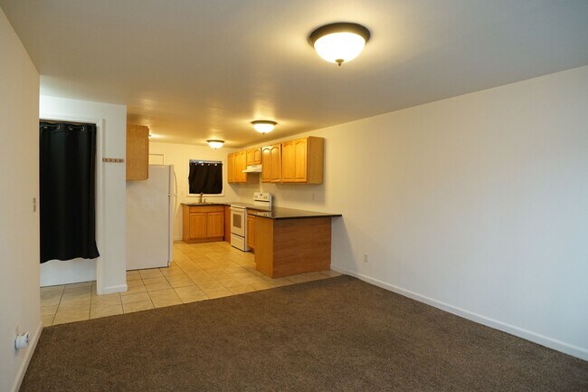 Building Photo - 7536 Renton Ave S