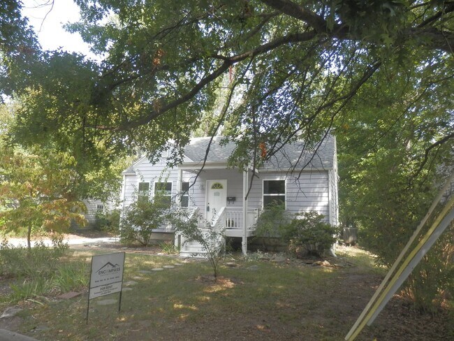 Foto del edificio - Quaint 2 Bed/1.5 Bath House