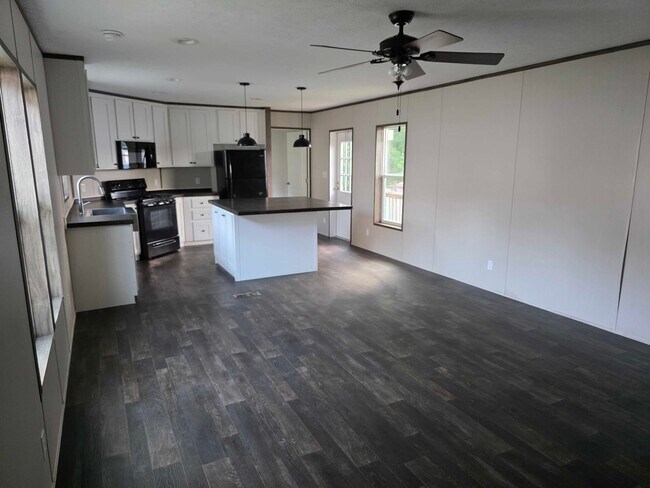 Building Photo - 4049 Trout Ln
