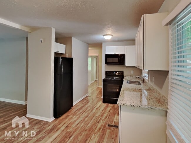 Foto del edificio - 502 Fairlane Cir NW