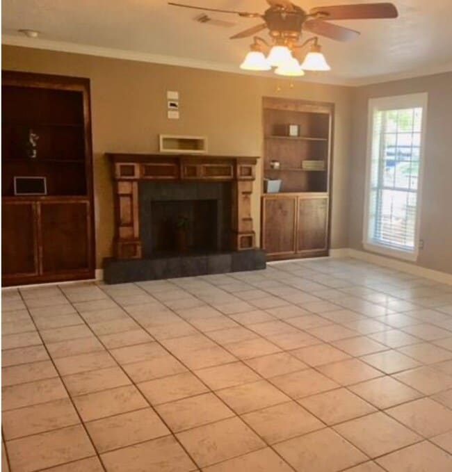 Building Photo - 1308 Hospital Dr