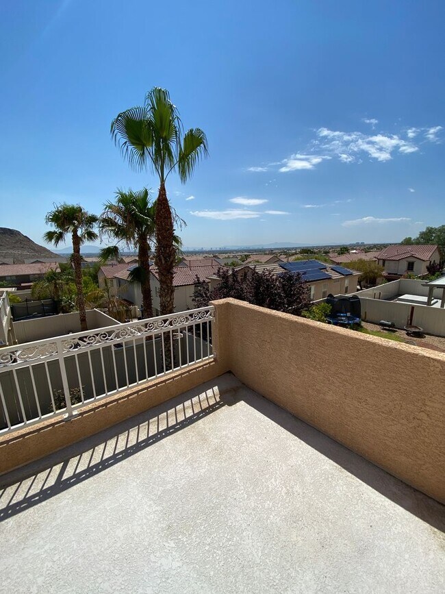 Building Photo - AMERICANA Property Mgmt - 2 story 3b-2 1/2...