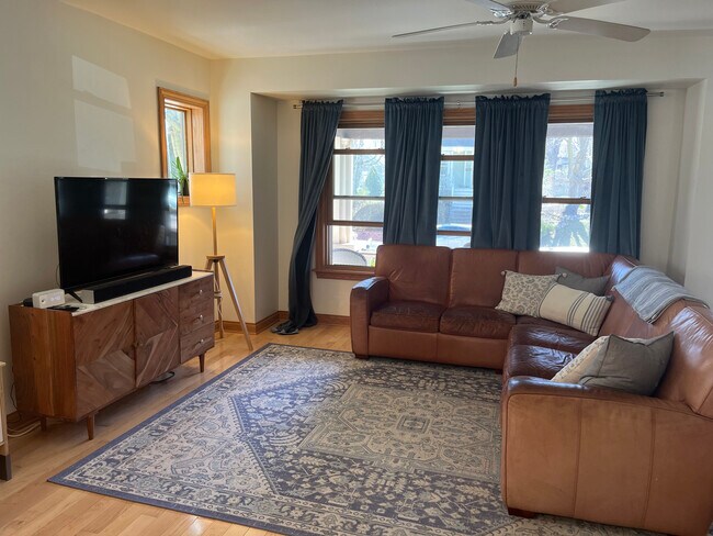 Living Room - 2818 S Delaware Ave