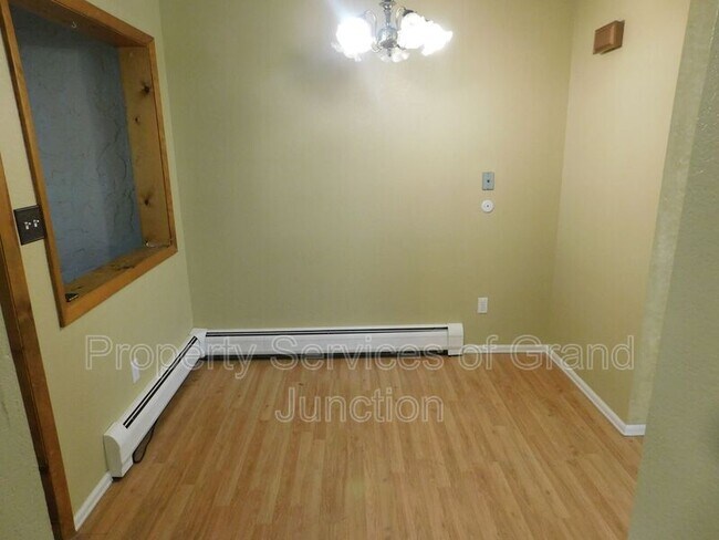 Foto del edificio - 563 E Good Hope Cir