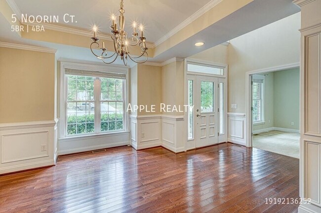 Photo - 5 Noorin Ct House