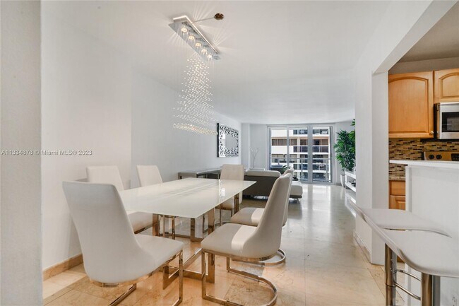 Building Photo - 5701 Collins Ave