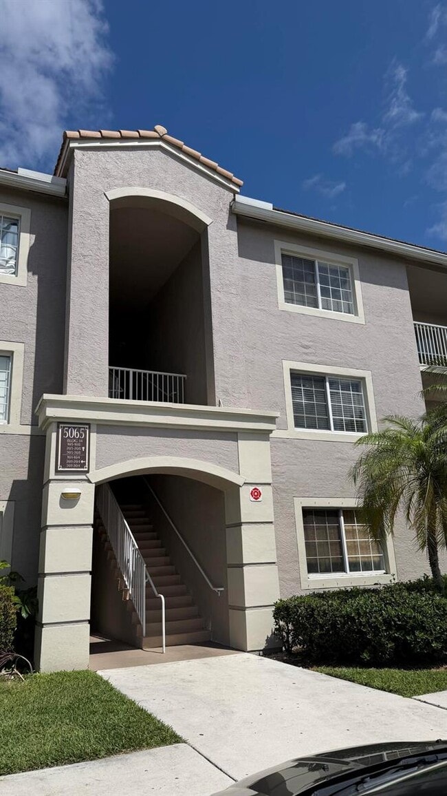 Building Photo - 5065 Wiles Rd