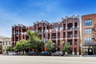 Building Photo - 1417 W Chicago Ave