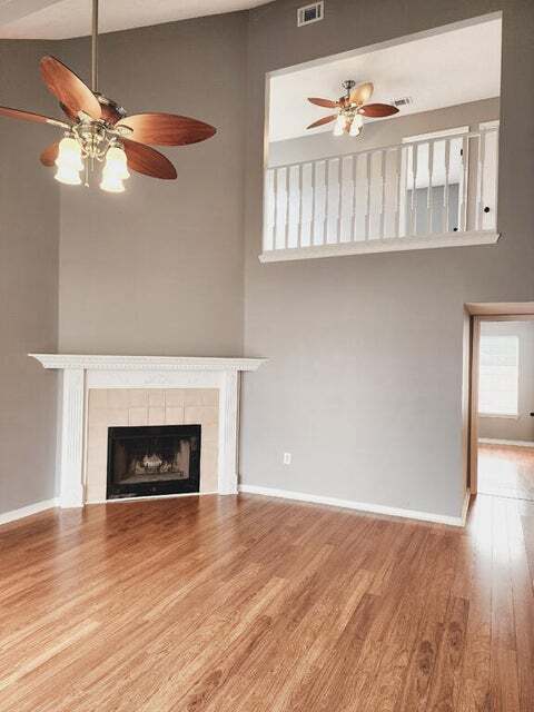 Foto del edificio - 455 Sandy Ridge Cir