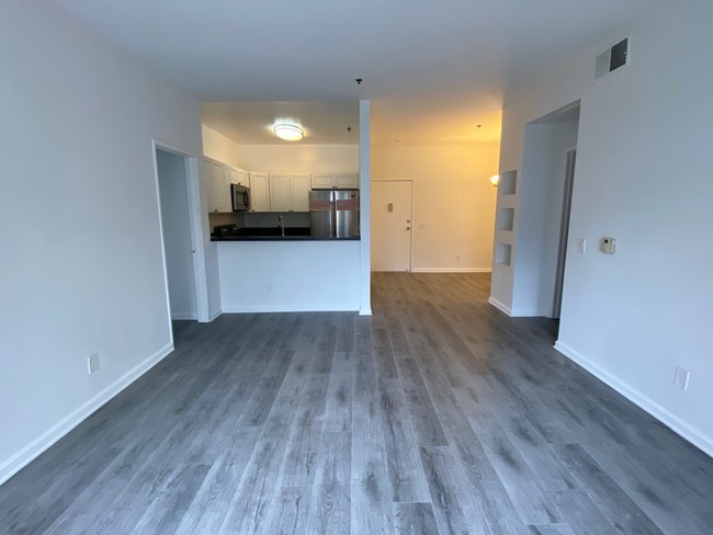 Hardwood Floors - Franklin Place
