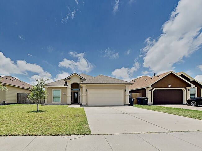 Building Photo - $1,000 Prelease Special - Call for Details