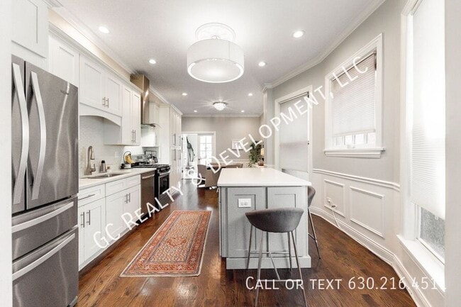 Building Photo - 4449 S Ellis Ave