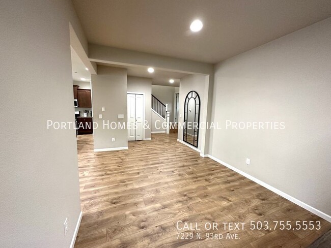Building Photo - Beautiful Camas Home with 4-bedrooms + Lar...