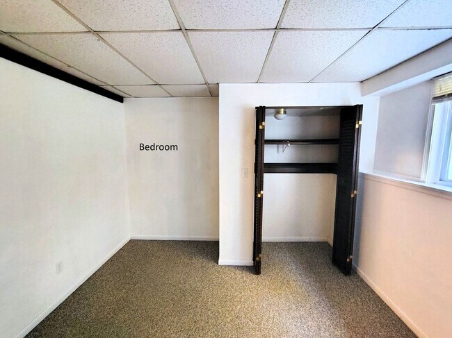 Foto del edificio - 124 Mammoth Rd