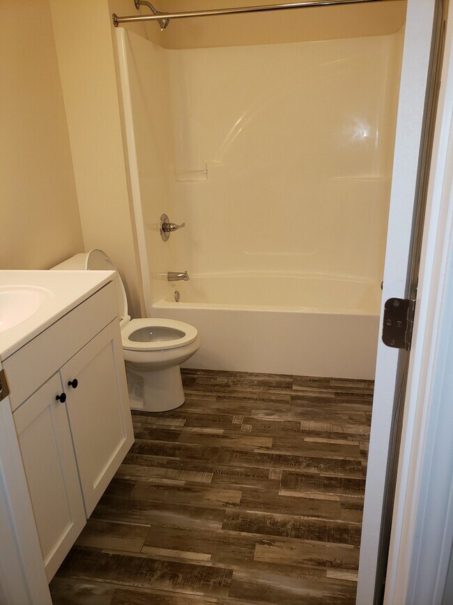 Foto del edificio - 35 Woodland Oaks Dr