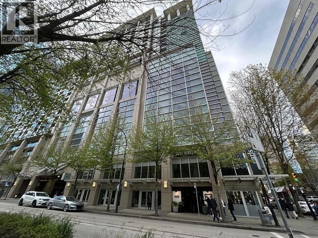 Building Photo - 933 Hornby St