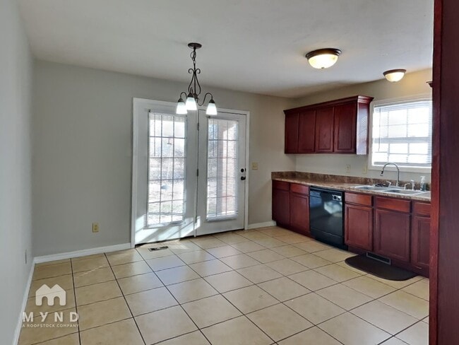 Foto del edificio - 664 S Mahn Ave