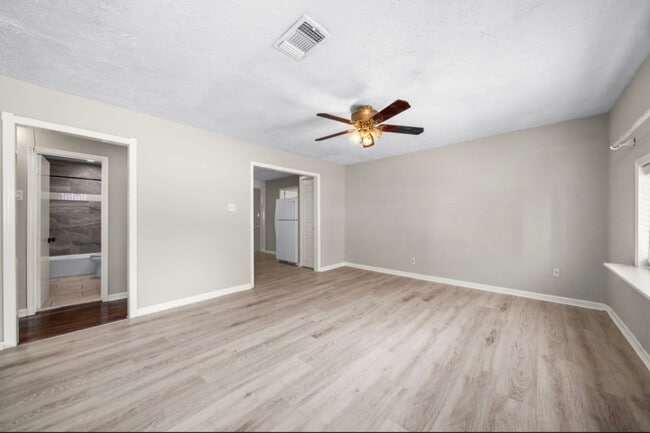 Building Photo - 7418 Oscar Dr