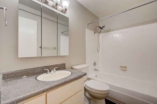 Foto del edificio - The Elms Apartments