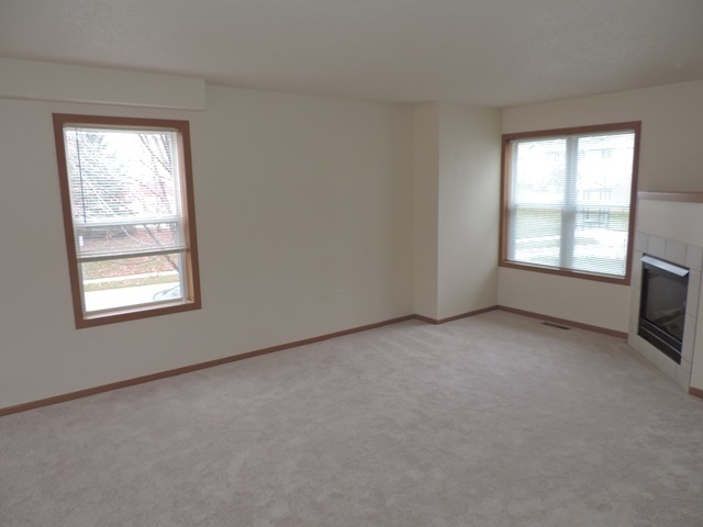 Building Photo - $1,450 | 2 Bedroom 2.5 Bathroom Town Home ...