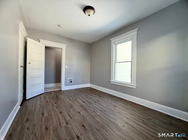 Foto del edificio - 119 Sherwood Ave