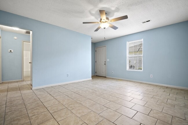 Building Photo - 1318 Harmony St