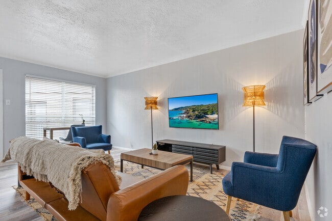 Building Photo - Miramonte Villas