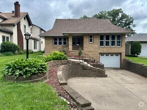 Building Photo - 1632 E Shore Dr