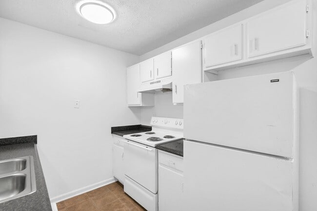 Interior Photo - Redwood Manor