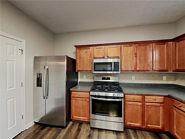 Foto del edificio - 365 Laurelton Cir