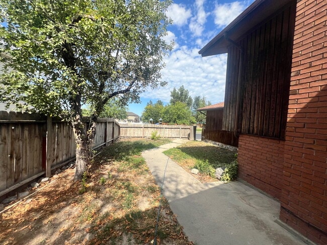 Building Photo - 3 Bed House in Stansbury Park