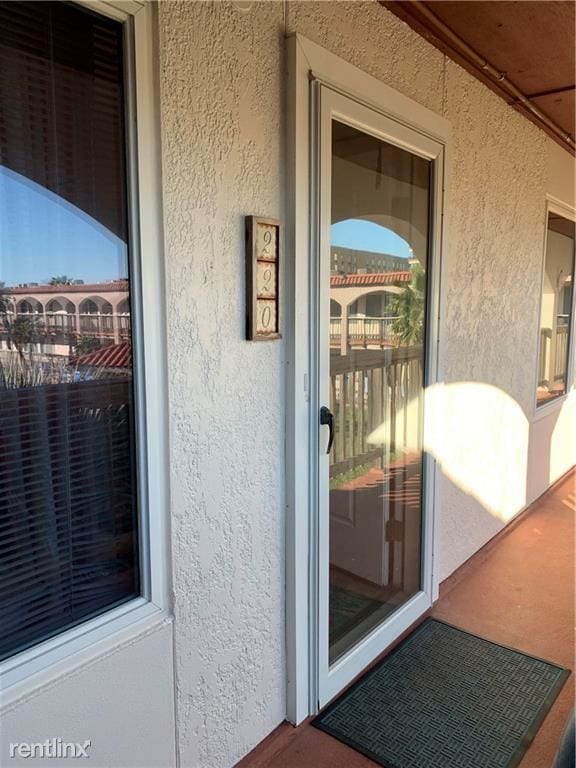 Building Photo - 2 br, 2 bath Condo - 15005 Windward Dr